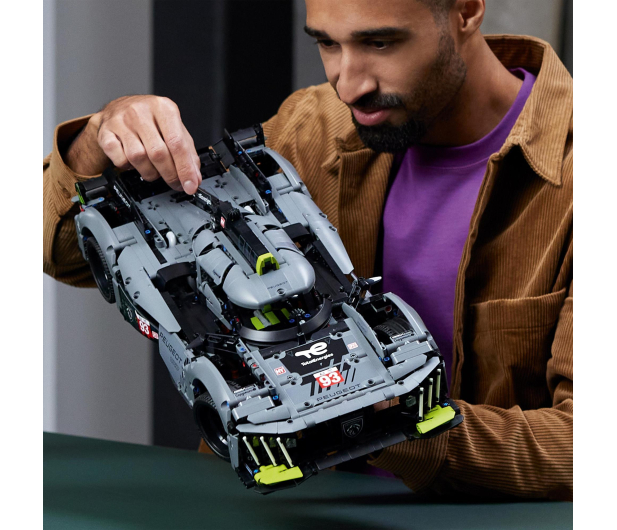 LEGO Technic 42156 PEUGEOT 9X8 24H Le Mans Hybrid Hypercar - 1091434 - zdjęcie 7